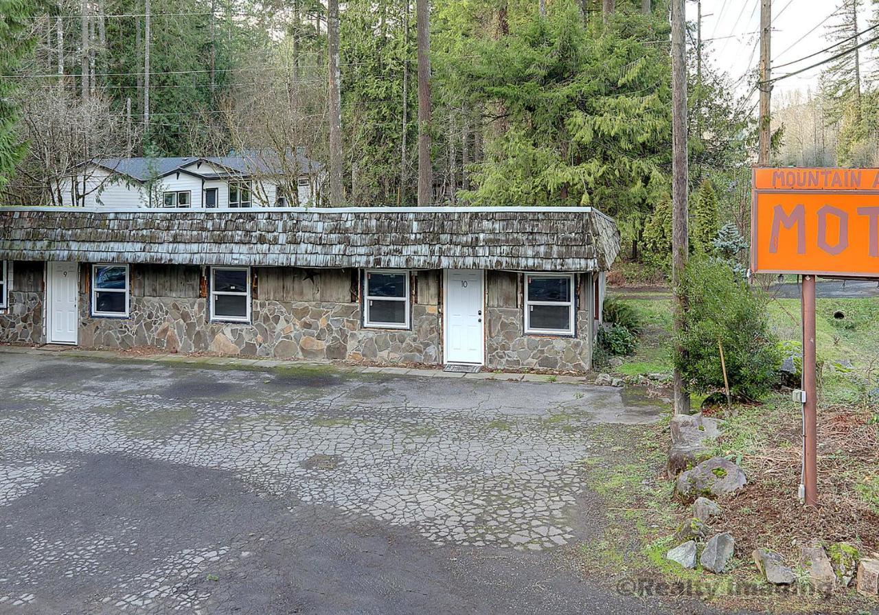 Newly Remodeled Motel Room #9 At The Base Of Mt Hood Mount Hood Village Exterior photo
